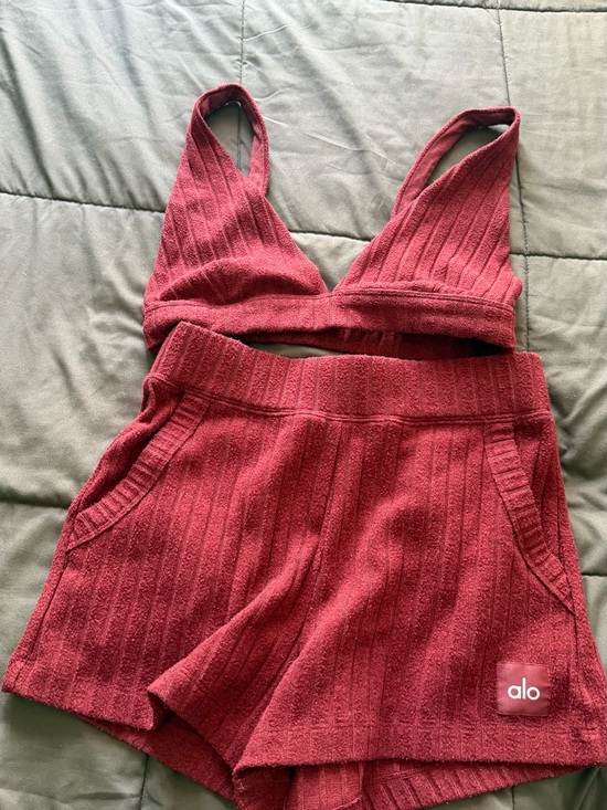 ALO Yoga Pants - ALO Yoga Women's Ribbed Burgundy Shorts and Bralette set